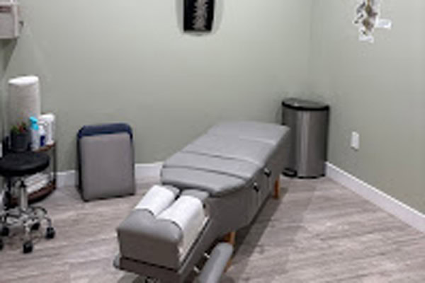 Photograph of Advanced Pain Medical Group's Burbank, California, clinic location