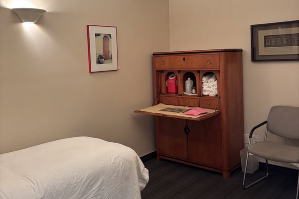 Photograph of Advanced Pain Medical Group's Cheviot Hills, California, clinic location