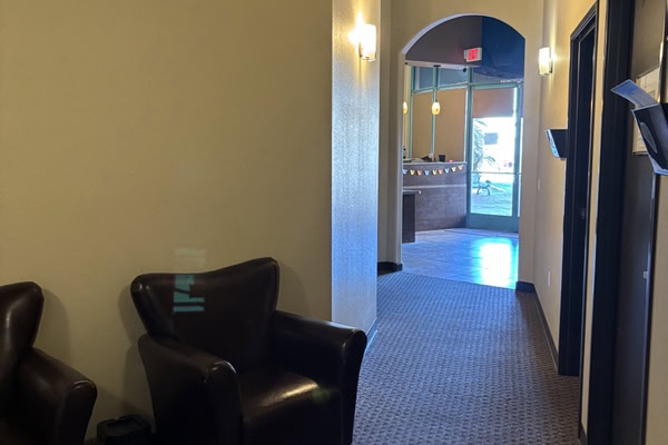 Photograph of Advanced Pain Medical Group's Valencia, California, clinic location